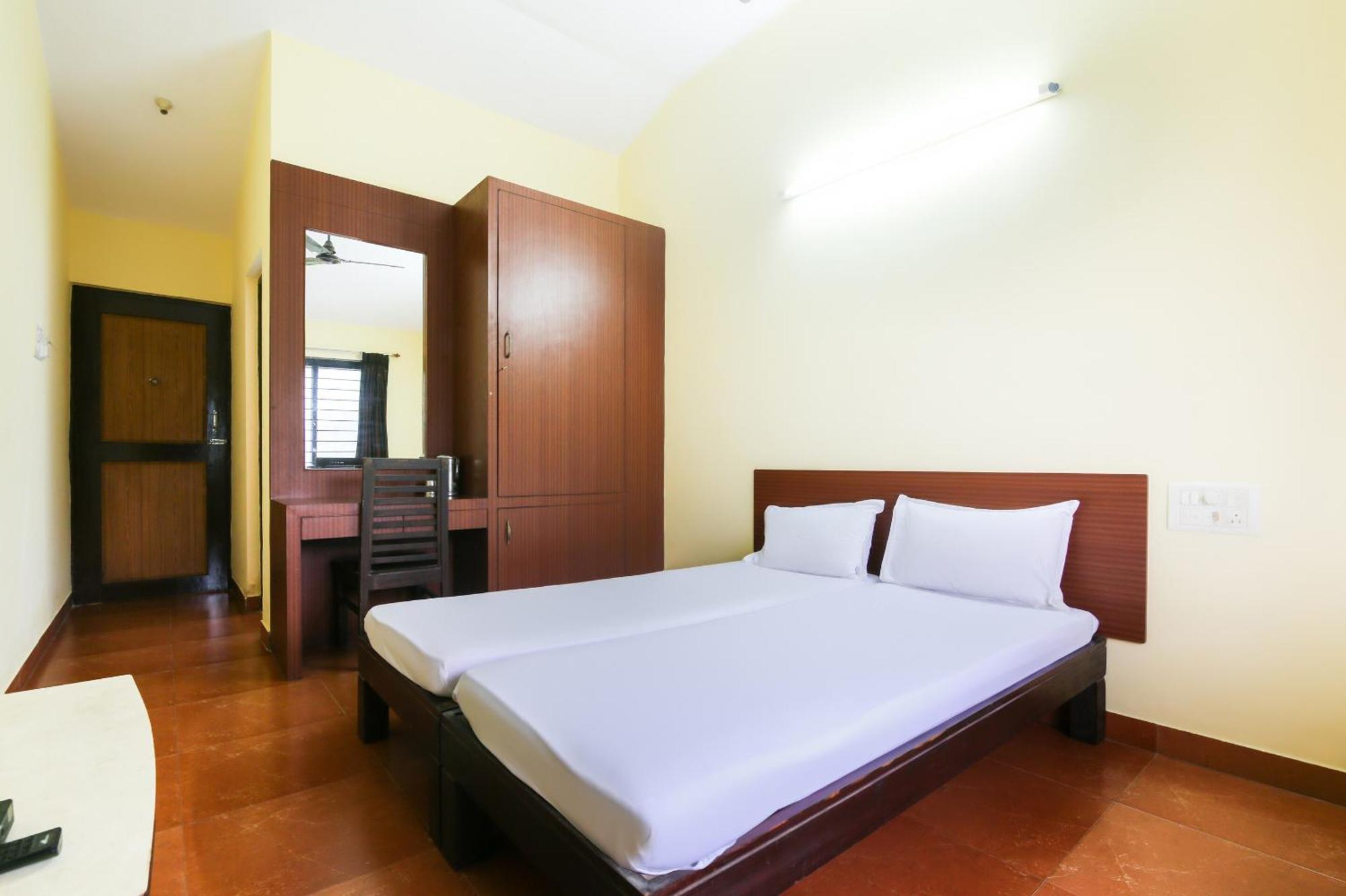 Hotel O Raviraj Classic Cana Eksteriør bilde